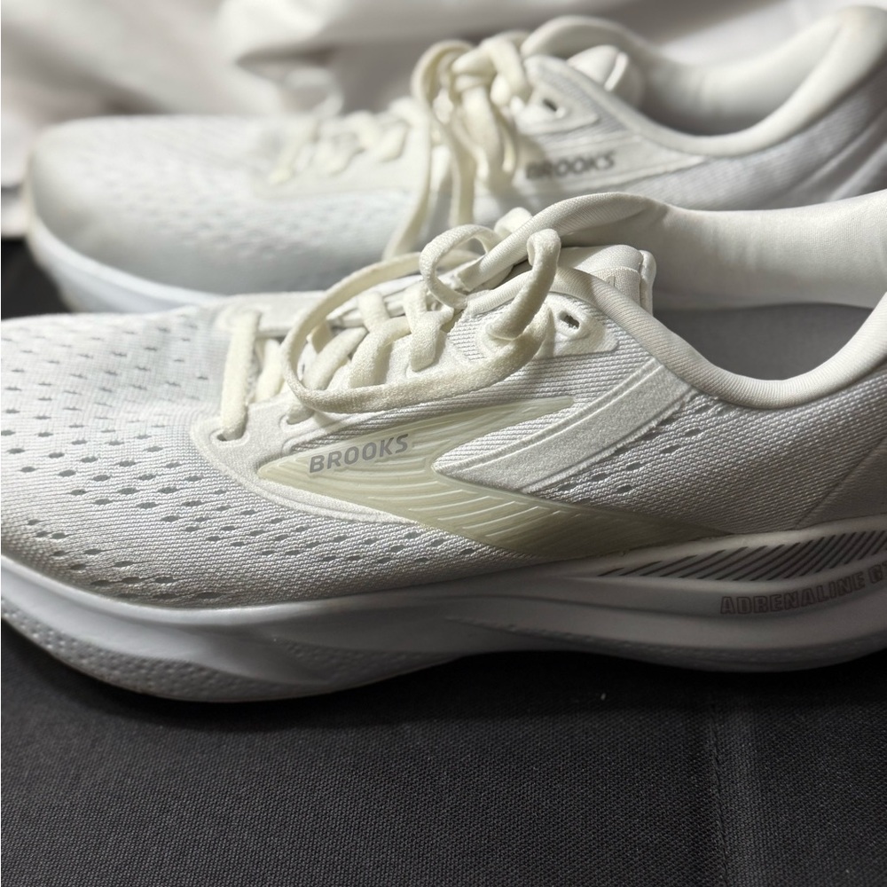 Brooks Women’s “ New” Running Adrenaline GTS W/Size9